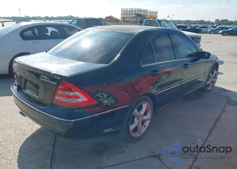 2005 Mercedes-Benz C 230 Kompressor Sport z USA, uszkodzony, nr VIN WDBRF40J25A727064